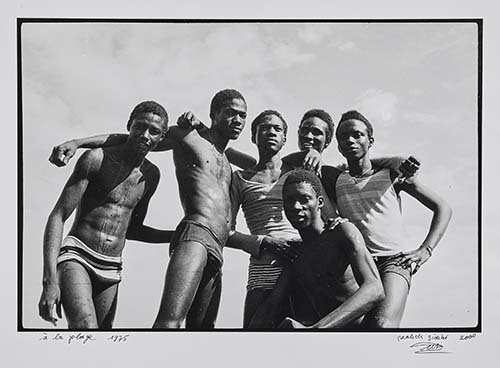 Art Malick Sidibé-A la plage(1975) © Artcurial 