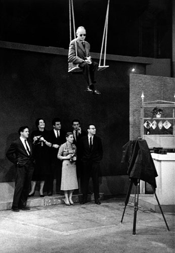 Dinter 7_Magnum photographers at their annual general meeting interviewed by Arlene Francis for the NBC Home Show_Erich Hartmann, Inge Morath...1955_copyright Magnum CollectionMagnumPhot