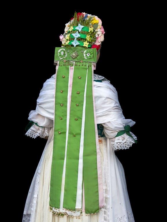 Co SK 01, 2021, 100 x 75 cm_1 Tracht der Slowakischen Republik