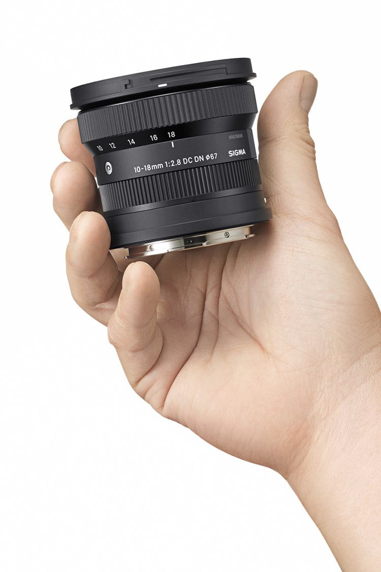 12_PPhoto_10_18_28_dcdn_c023_Lmt_holdingimage wp