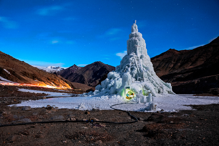 Ciril_Jazbec_The_Ice_Stupas-1