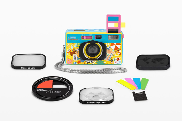 lomoapparat__fluffy__content-accessories__on-grey_2_wp