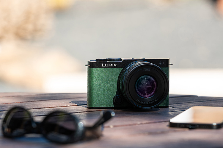lumix-camera-DC-S9-lifestyleimage-CL_0017-limited-until-09.05.2027 wp