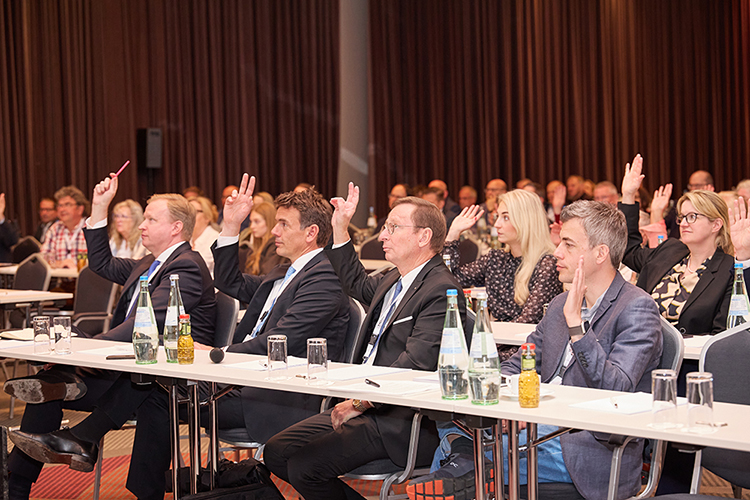 Ringfoto Gesellschafterversammlung FR3_0814 wp