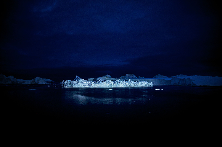 Mountains of the Sea I (c) Nomi Baumgartl für Stella Polaris 2012