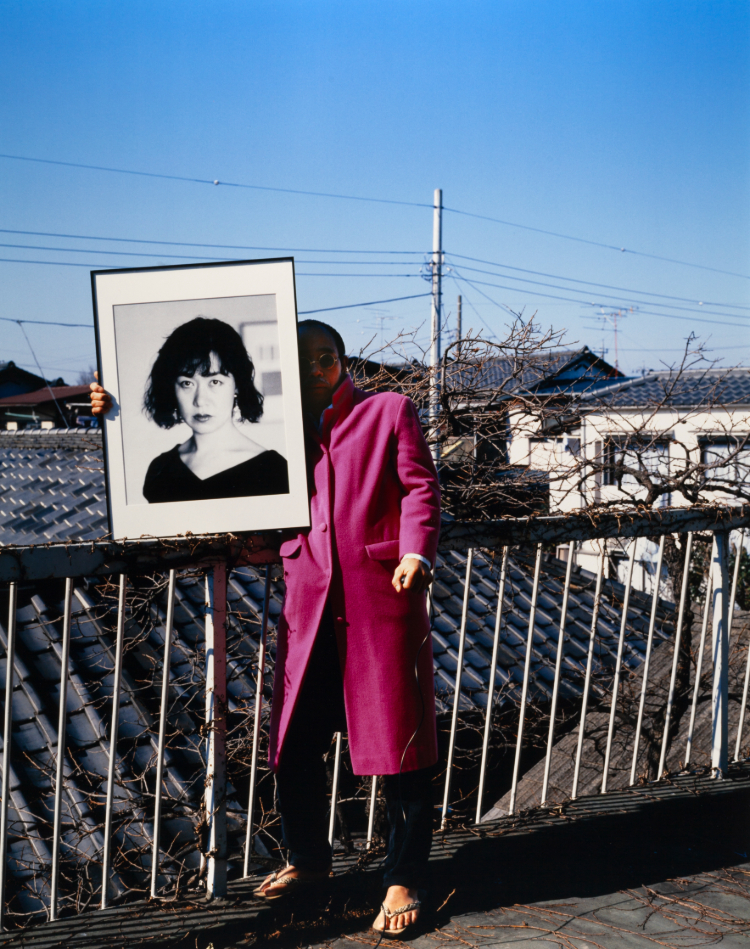 ARAKI_1 Nobuyoshi Araki, Ohne Titel (Selbstporträt mit Yoko), aus der Serie »Colourscapes«, 1991, © Nobuyoshi Araki, Courtesy OstLicht, Wien