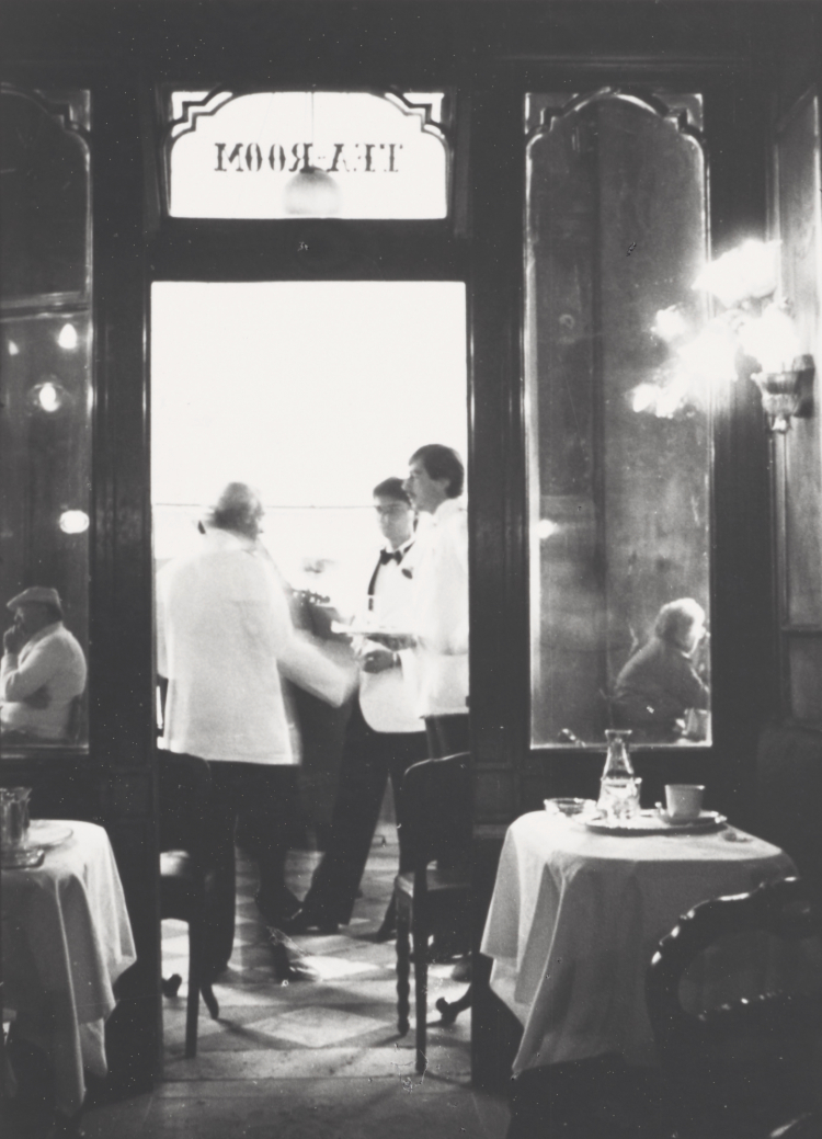 Roger Humbert, Caffè Florian, Venedig, 1990er Jahre © Roger Humbert / Fotostiftung Schweiz