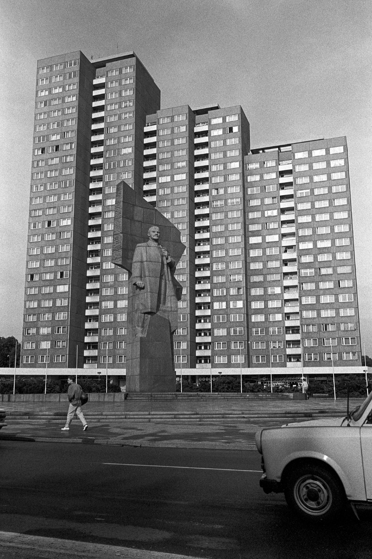 Seiichi FuruyaBerlin-Ost 1987, 1987 Courtesy Galerie Thomas Fischer, © Seiichi Furuya