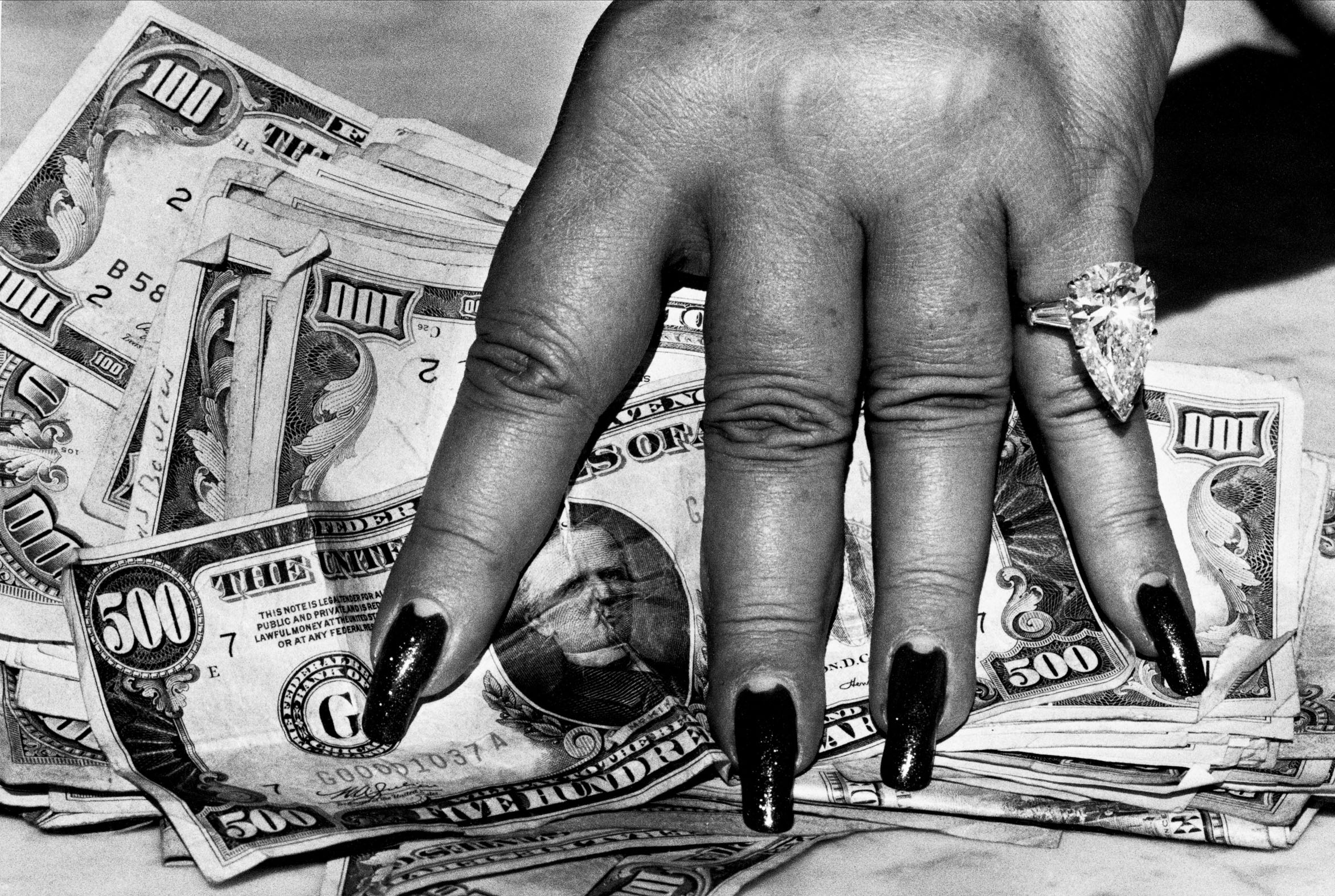 Helmut Newton Fat Hand with Dollars Monte Carlo 1984 copyright Helmut Newton Foundation