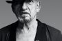 Foto Bryan Adams. Sir Ben Kingsley mit Blume,, London 2010