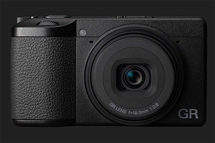 Ricoh R IV black Backgroung wp