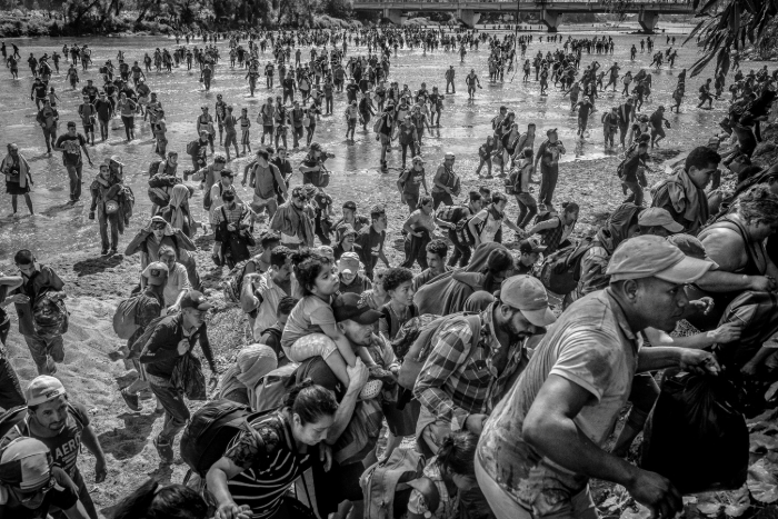 ® Alejandro Cegarra The Two Walls