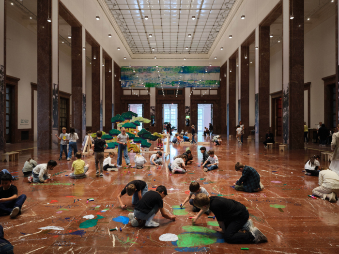 Für Kinder. Kunstgeschichten seit 1968Ei Arakawa-Nash Mega Please Draw Freely, 2025 Ausstellungsansicht Haus der Kunst München, 2025 Foto: Agostino Osio