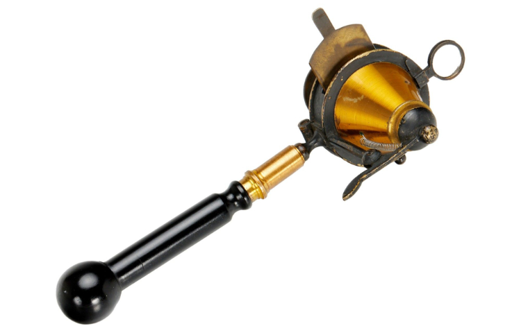 Brin's, London Patent Camera 1891Start price: € 6,000 Verkauft für 11.000 €.