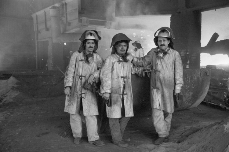 Türkische Gastarbeiter am Hochofen in Duisburg,1976. © Herbert Peterhofen / Bayerische Staatsbibliothek