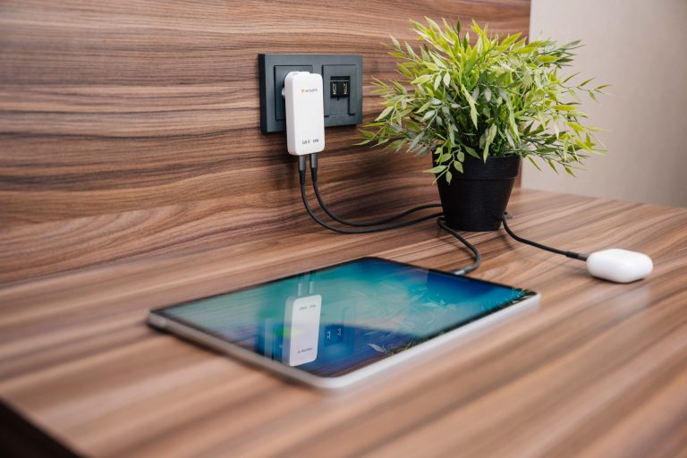Essentials Slim GaN Charger_30281_July 2026_DF 3