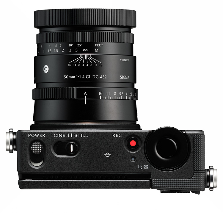 016_Sigma_50mm_F1.4_CL_DG_C_black_L-ount_mit_Sigma_FP2 wp